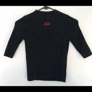 Black red lip embroidery knit top